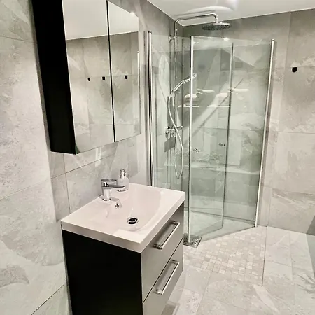 Aurora-tag Apartments, Penthouse דירה *