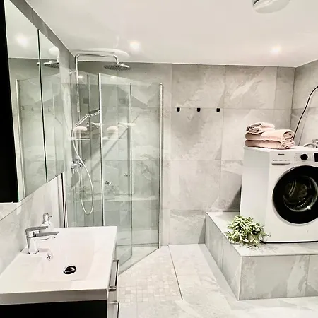 Aurora-tag Apartments, Penthouse